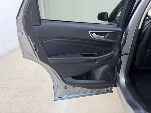 Used 2020 Ford Edge Titanium w/ Equipment Group 301A AWD/4WD image 16