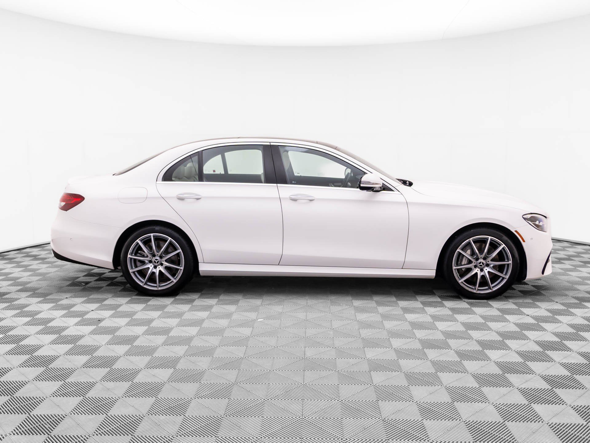 Certified 2022 Mercedes-Benz E 450 4MATIC Sedan image 6