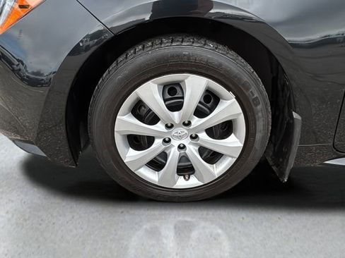 Used 2022 Toyota Corolla LE FWD image 27
