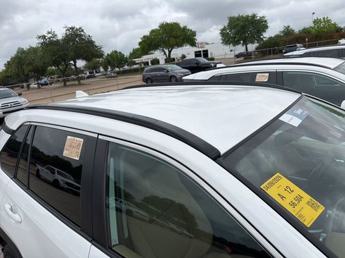 Used 2023 Toyota RAV4 XLE image 5