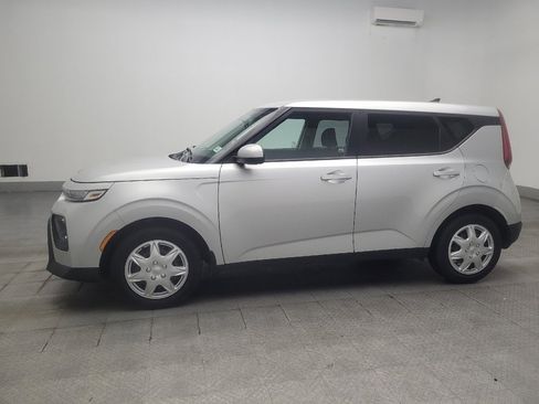 Used 2020 Kia Soul LX FWD image 2