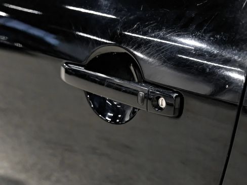 Used 2011 INFINITI G37 Convertible w/ Premium Pkg RWD image 35