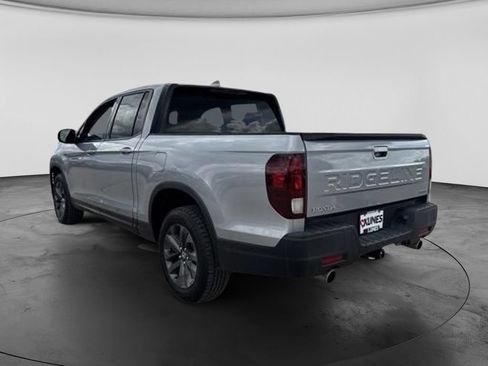 Used 2024 Honda Ridgeline Sport image 10