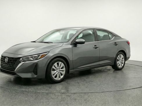 Used 2025 Nissan Sentra S image 3