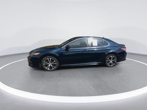 Used 2019 Toyota Camry SE image 5