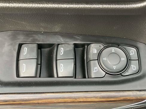 Used 2019 Chevrolet Silverado 1500 High Country image 16