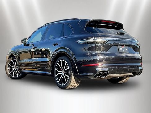 Used 2021 Porsche Cayenne GTS AWD/4WD image 4