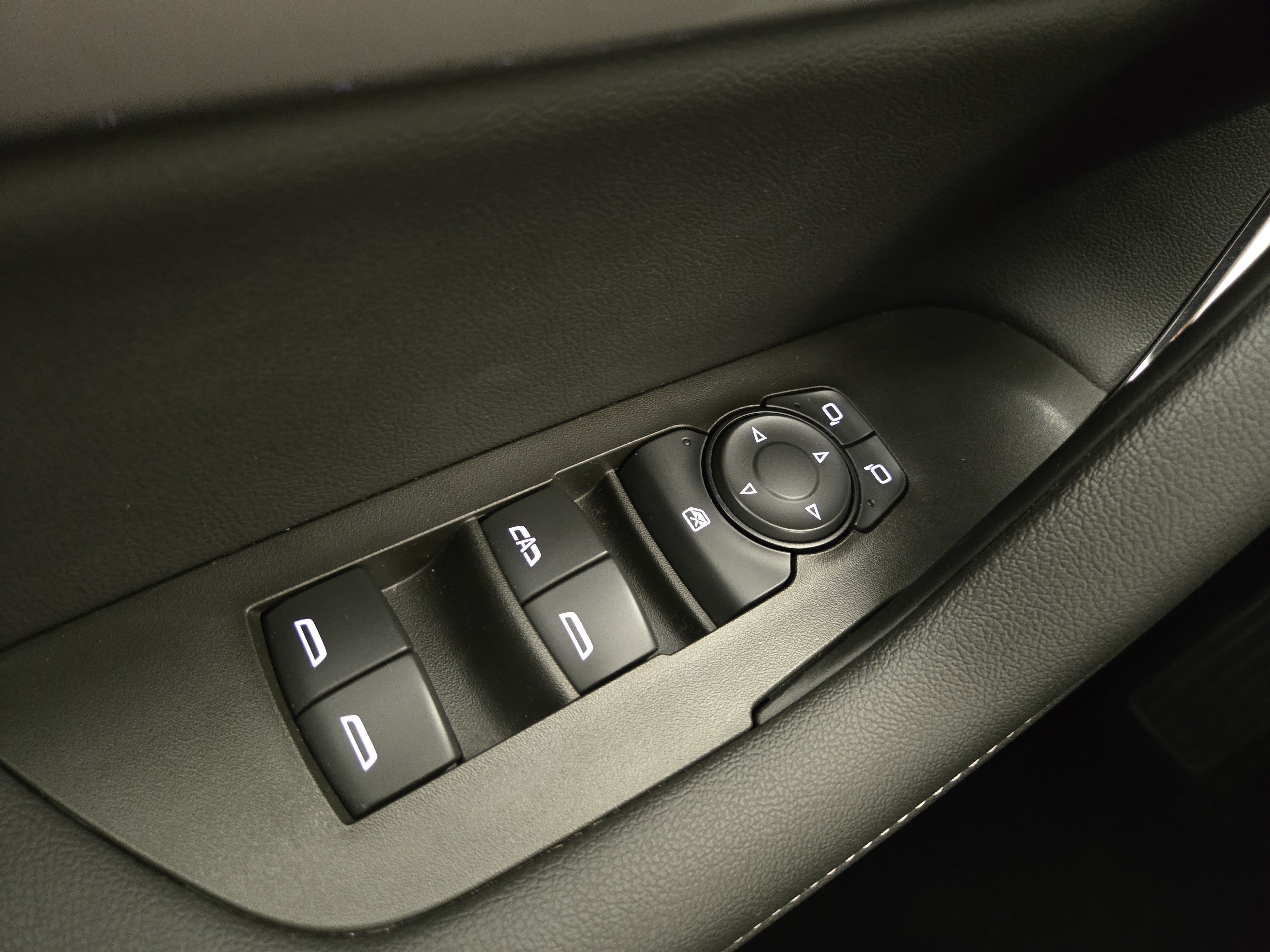 Used 2023 Chevrolet Blazer LT w/ Convenience Package FWD image 29
