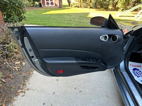 Used 2006 Nissan 350Z Grand Touring RWD image 29