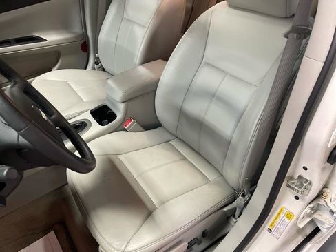 Used 2009 Chevrolet Impala SS w/ Convenience Package image 26