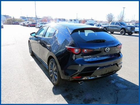 Used 2023 MAZDA MAZDA3 s image 5