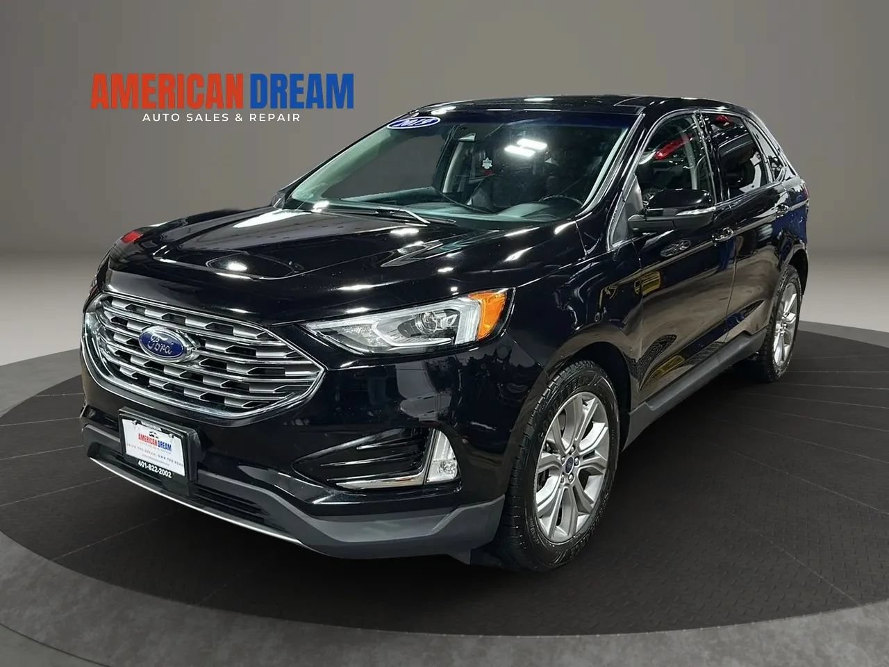 Used 2019 Ford Edge Titanium w/ Cold Weather Package AWD/4WD image 1