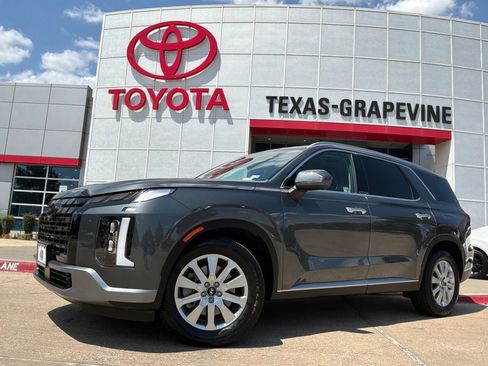 Used 2025 Hyundai Palisade SEL FWD image 2