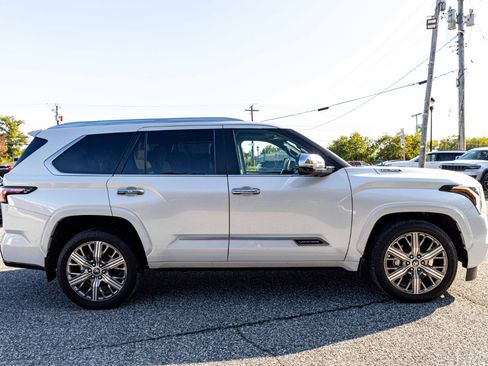 Used 2024 Toyota Sequoia Capstone image 7