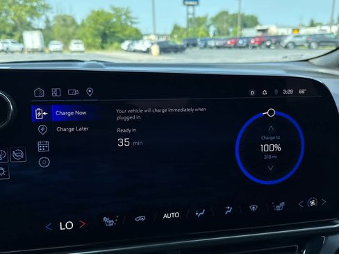 Certified 2024 Chevrolet Equinox EV RS image 29