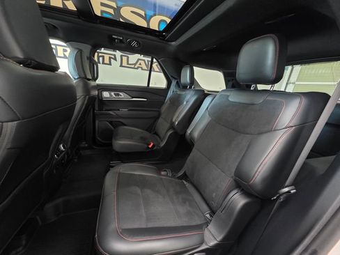 Used 2025 Ford Explorer ST AWD/4WD image 10