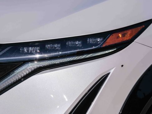 Used 2025 Nissan Ariya FWD image 12