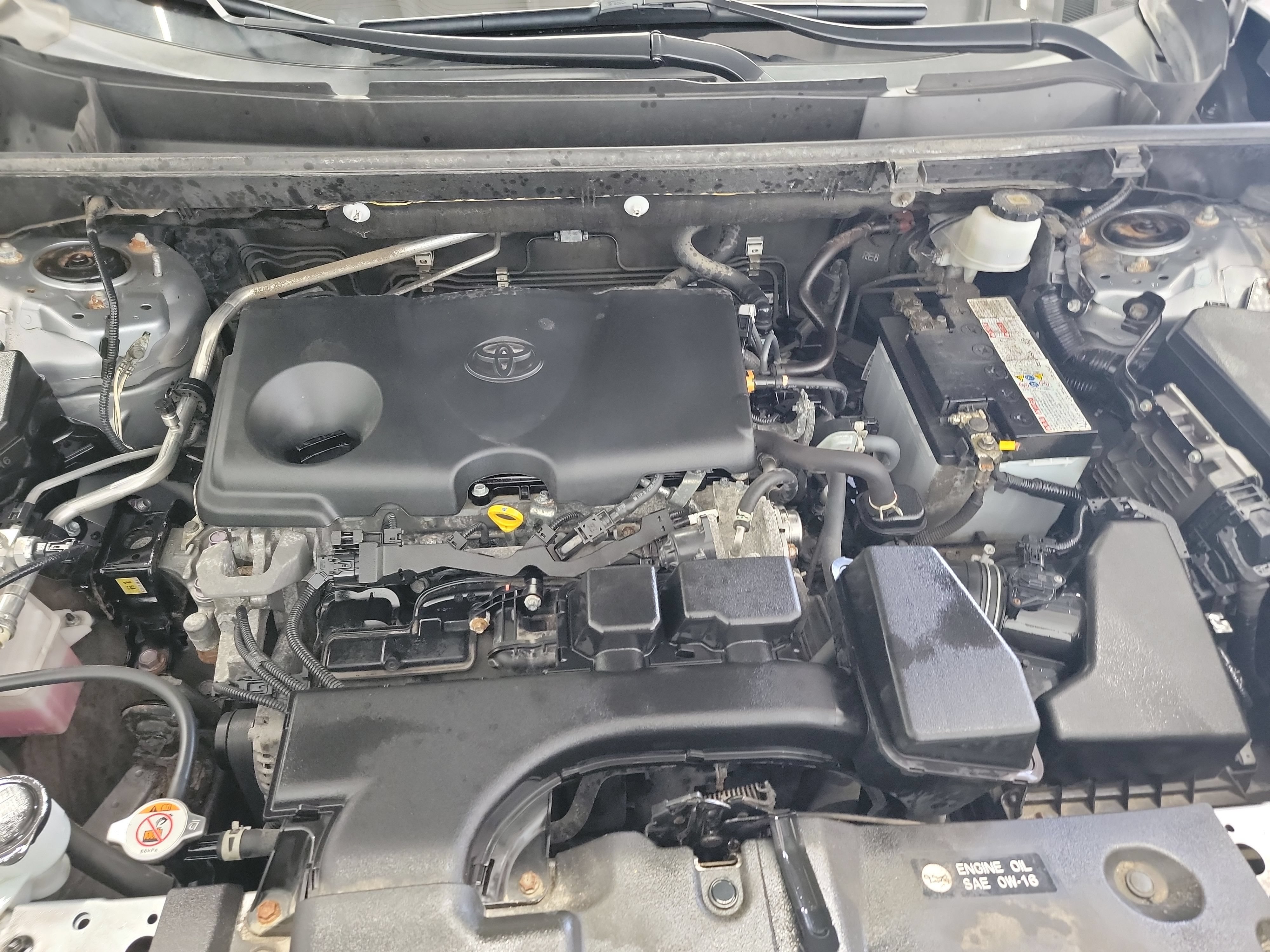 Used 2022 Toyota RAV4 Limited AWD/4WD image 25