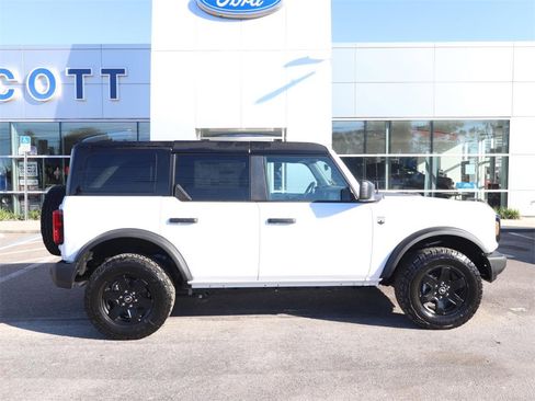 New 2025 Ford Bronco Big Bend image 9