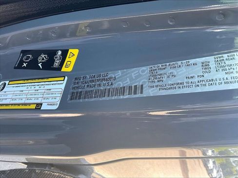 Used 2023 Jeep Wrangler Unlimited w/ Sun & Screen Package AWD/4WD image 35