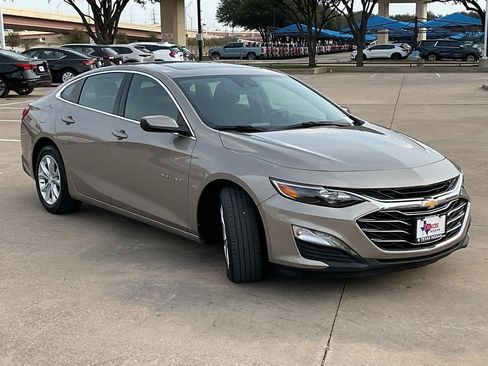Used 2024 Chevrolet Malibu LT image 4
