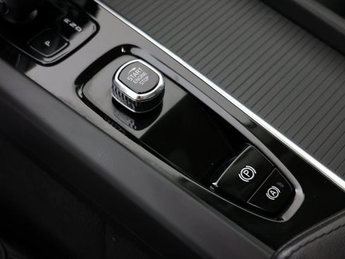 Used 2024 Volvo XC60 T8 Core image 20