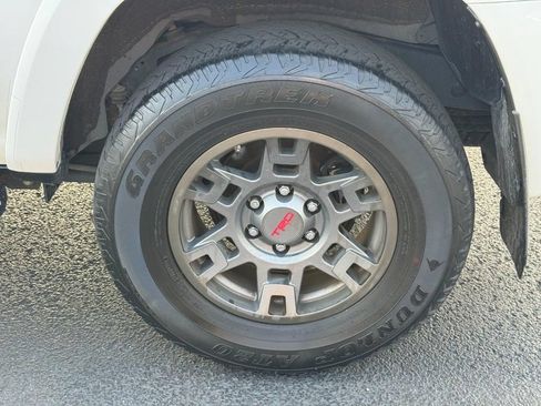 Used 2019 Toyota 4Runner TRD Off-Road Premium AWD/4WD image 9