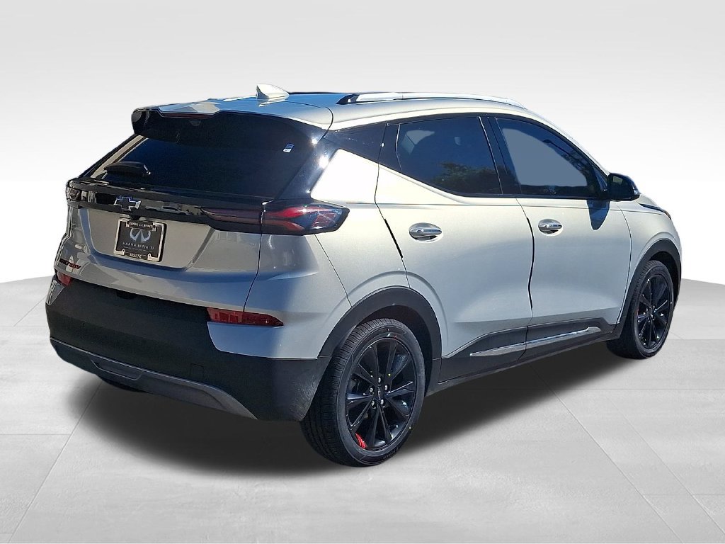 Used 2023 Chevrolet Bolt EUV Premier w/ Sun & Sound Package FWD image 6