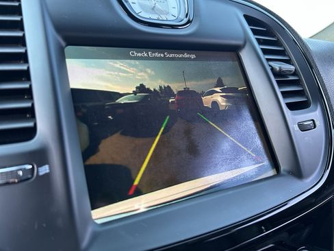 Used 2019 Chrysler 300 S image 21