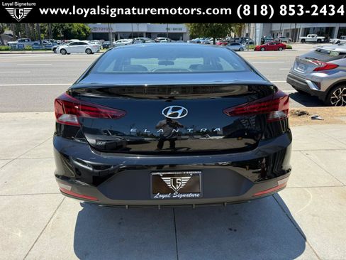 Used 2019 Hyundai Elantra SE w/ Cargo Package FWD image 6