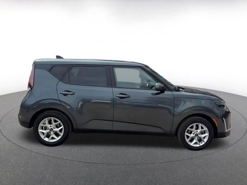 Used 2025 Kia Soul LX w/ LX Technology Package FWD image 16