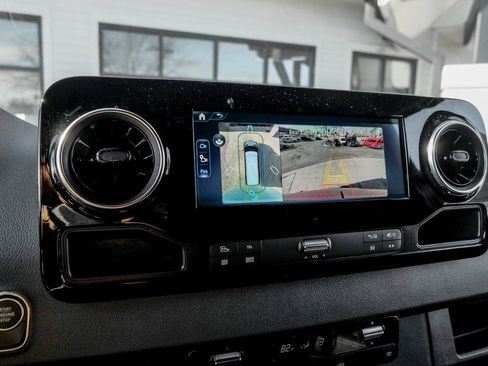 Used 2025 Mercedes-Benz Sprinter 2500 image 16