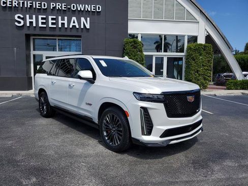 Certified 2023 Cadillac Escalade ESV V AWD/4WD image 7