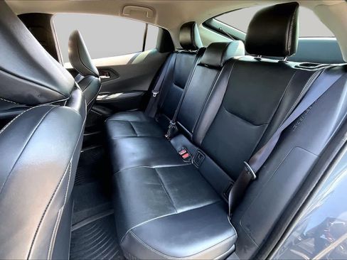 Used 2024 Toyota Prius XLE FWD image 20