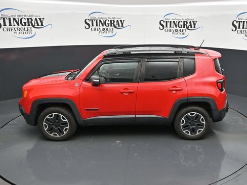 Used 2015 Jeep Renegade Trailhawk w/ Premium Leather Group AWD/4WD image 21
