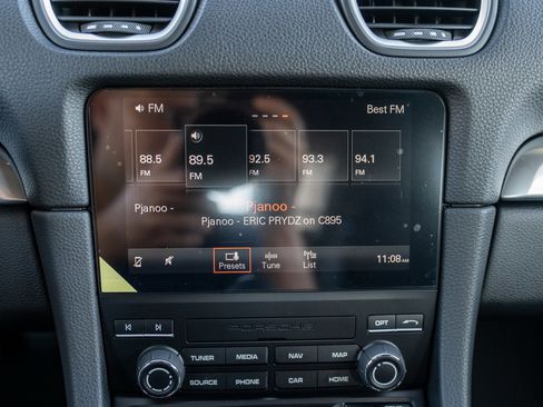 Used 2025 Porsche 718 Cayman image 19