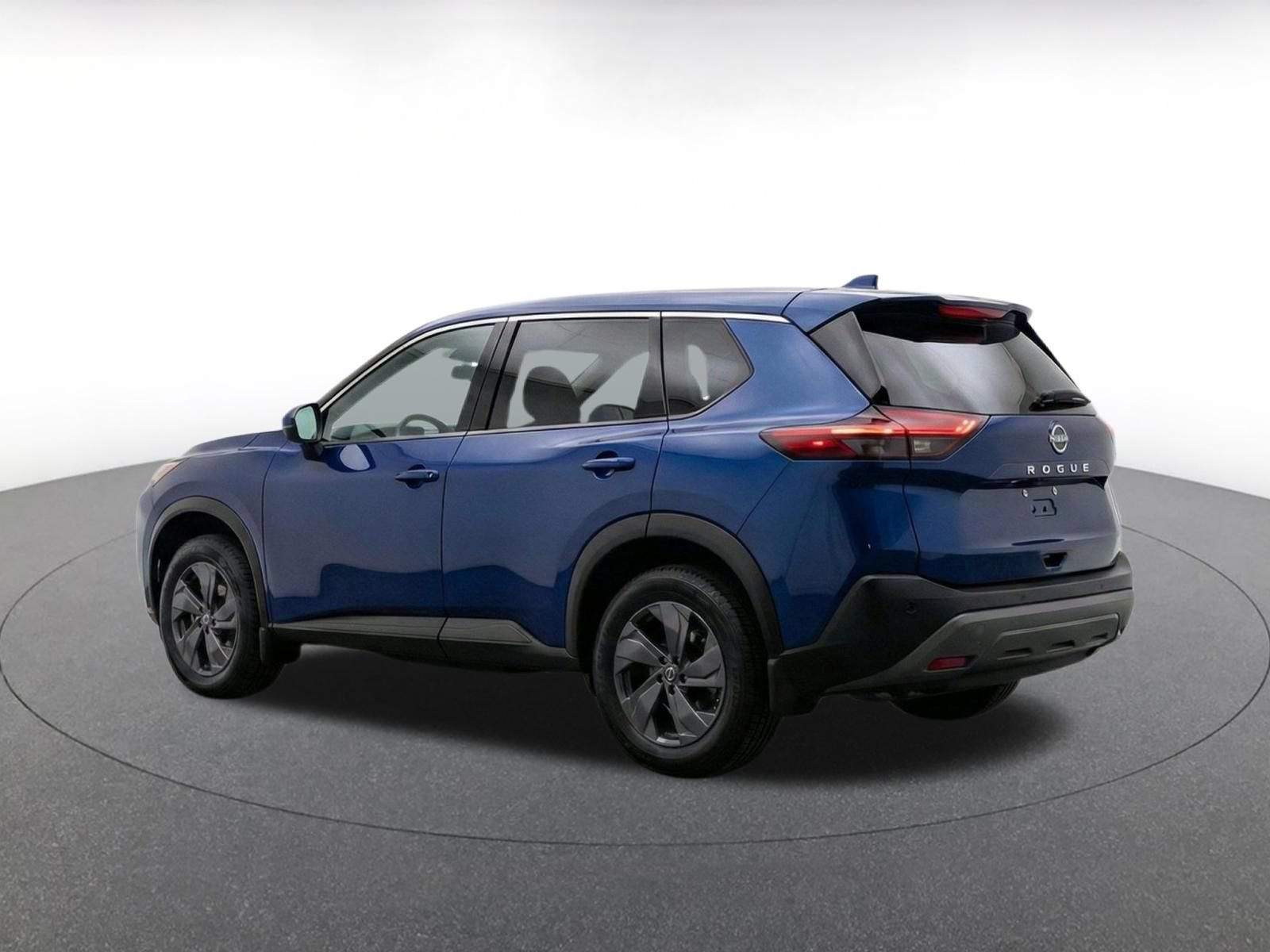 Used 2025 Nissan Rogue SV FWD image 6