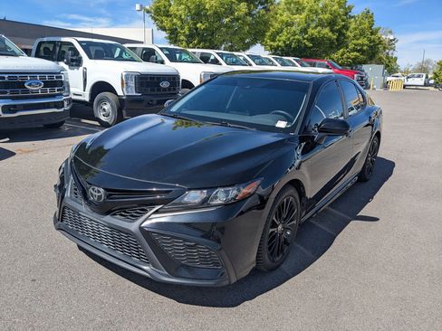 Used 2021 Toyota Camry SE AWD/4WD image 10