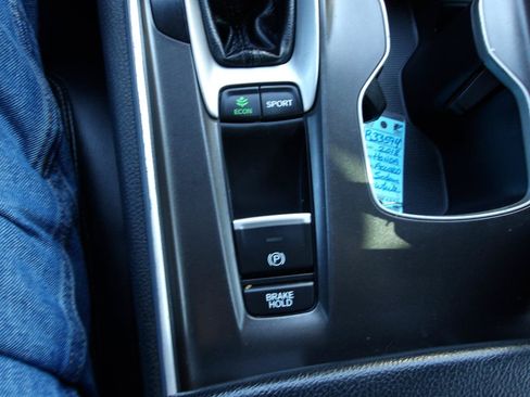 Used 2018 Honda Accord Sport image 21