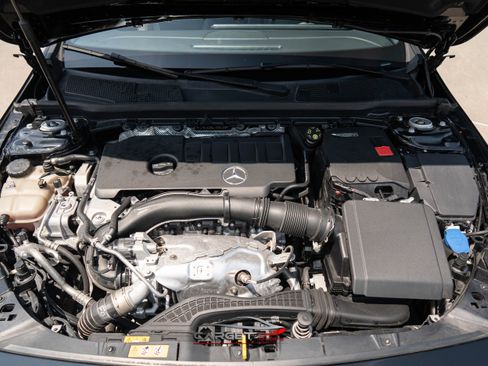 Used 2020 Mercedes-Benz CLA 250 w/ Premium Package image 47