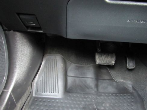 Used 2023 Toyota Corolla SE image 17