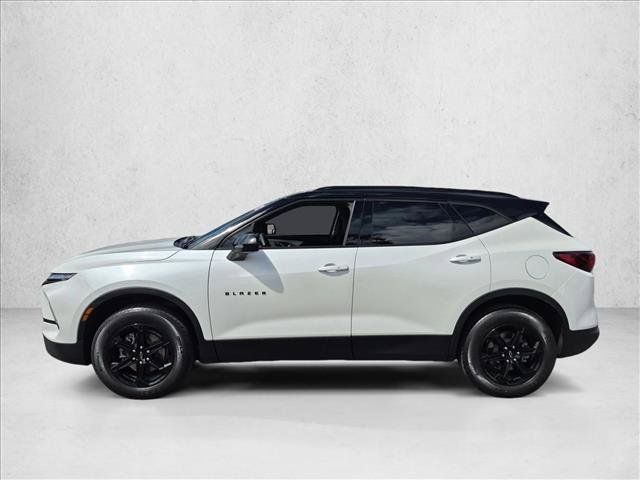 Used 2023 Chevrolet Blazer LT w/ Midnight/Sport Edition FWD image 5