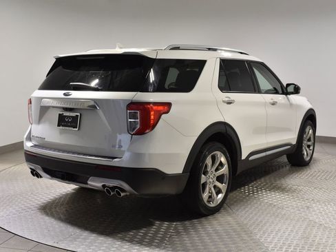 Used 2020 Ford Explorer Platinum w/ Premium Technology Package image 3