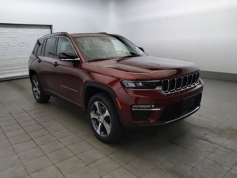 Used 2023 Jeep Grand Cherokee 4WD 4xe image 13