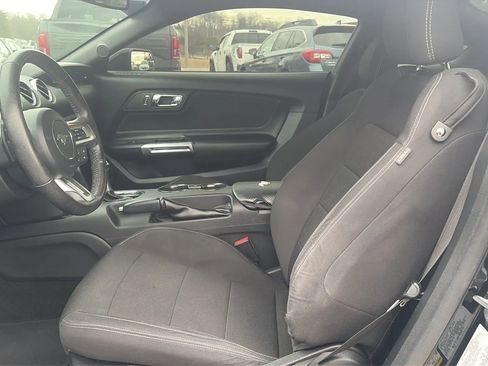 Used 2015 Ford Mustang Coupe image 29