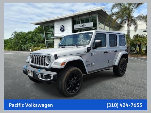Used 2024 Jeep Wrangler Unlimited Sahara AWD/4WD image 1