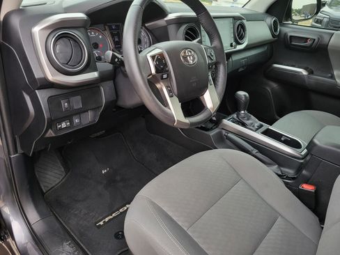 Used 2021 Toyota Tacoma SR5 w/ SR5 Appearance Package (SM) RWD image 19