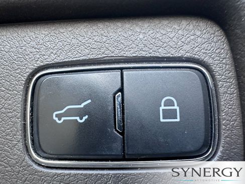 Used 2020 Lincoln Aviator 2WD image 29