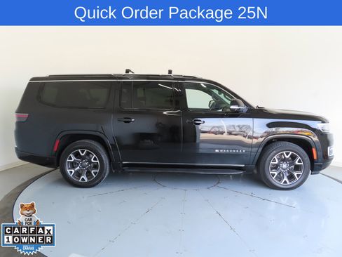 Used 2023 Jeep Wagoneer L Series III w/ Convenience Group I image 2