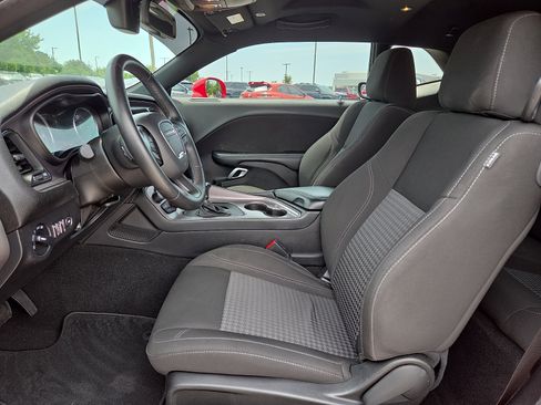 Used 2023 Dodge Challenger SXT RWD image 15